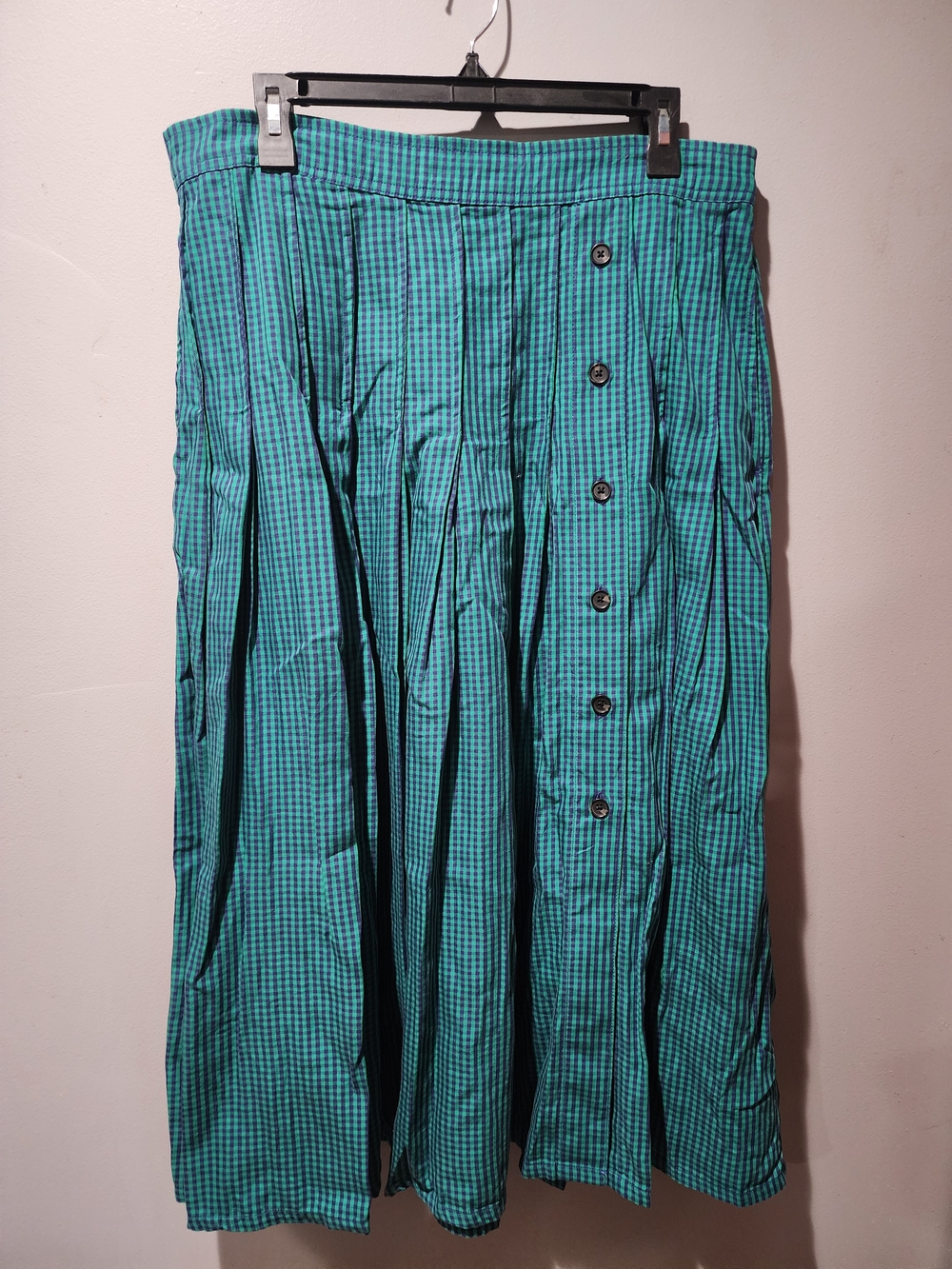 Free Assembly Skirt With Pockets.